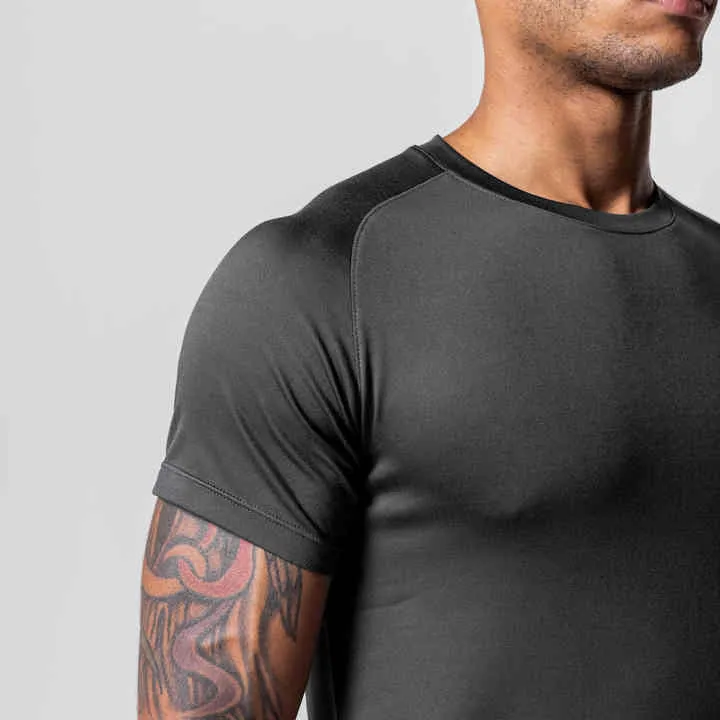 التمارين الرياضية والجري وتدريب سريع - Men's Short Sleeve Sports T-Shirt for Workout